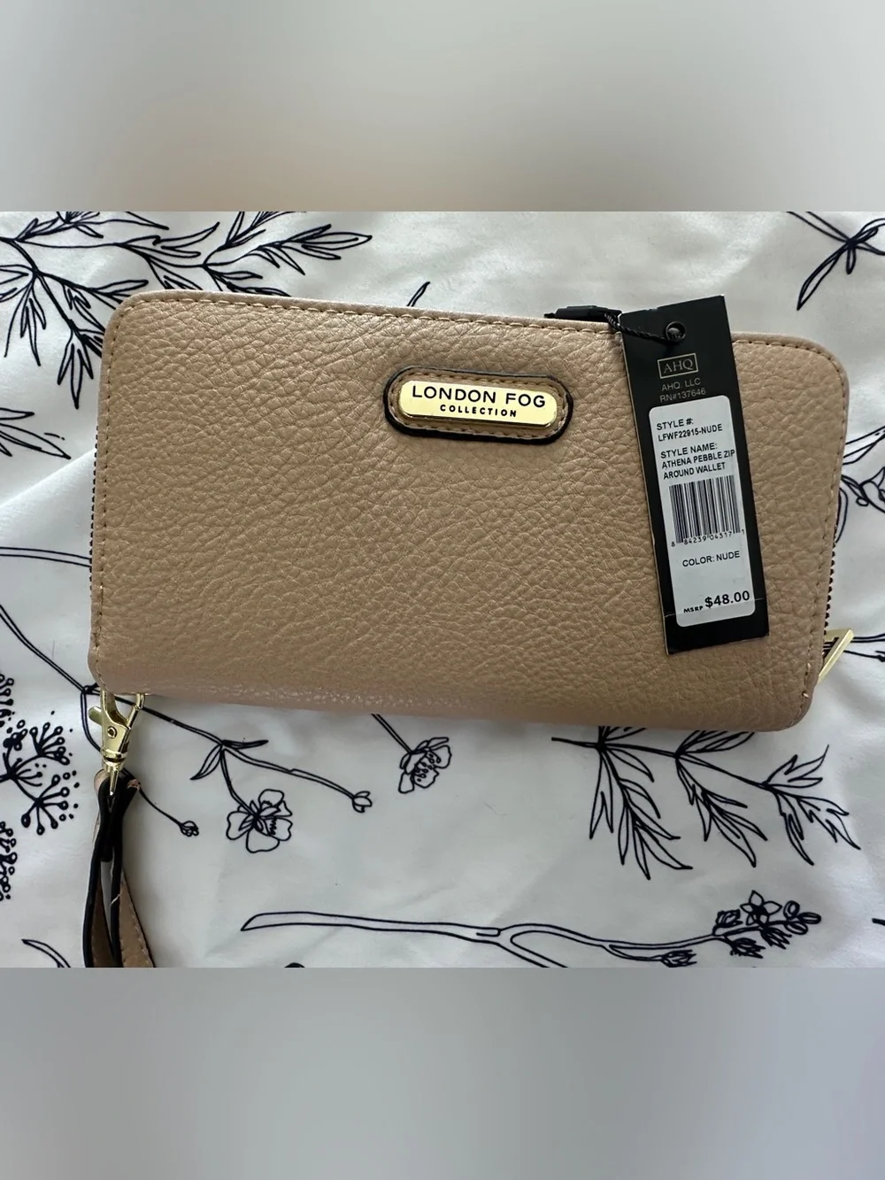 London Fog Beige Pebble Zip Wallet
